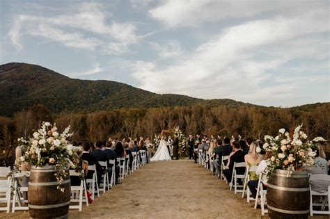 Yonah Mountain Vineyards Wedding | Photos, Cost & More