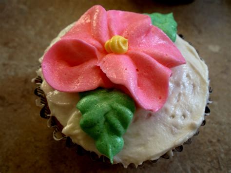 Naked Cupcakes: Flowers and Vanilla Buttercream Icing