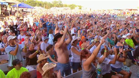 Country Concert - The Midwest's Premier Music Festival - YouTube