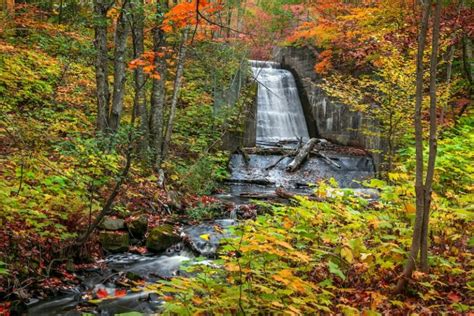 15 Magnificent Waterfalls in Michigan (That You MUST Visit!)