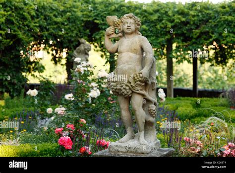 Castle garden, Rothenburg ob der Tauber, Romantic Road, Middle Franconia, Franconia, Bavaria ...