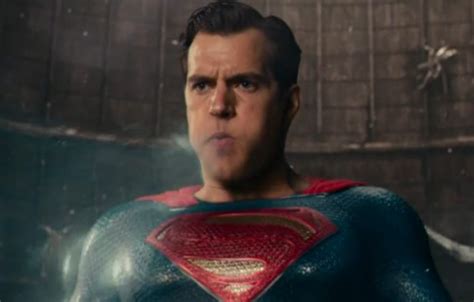 Henry Cavill Superman Mustache Surfaces From Justice League | Cosmic Book News