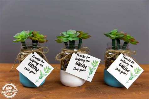 Adorable DIY Succulent Pens Teacher Appreciation Gift |Kids Activities Blog