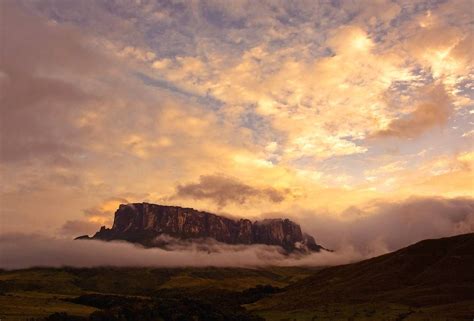 Mount Roraima lies on the Guiana Shield in the southeastern corner of Venezuela's forming the ...