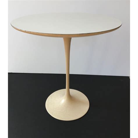 Mid-Century Modern Knoll Saarinen Tulip End Table | Chairish
