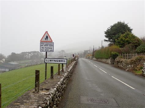 Llwyngwril Railway Station, Gwynedd - area information, map, walks and more