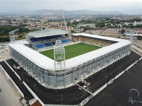 Il Frosinone denuncia per danni al nuovo stadio i tifosi del Perugia ...