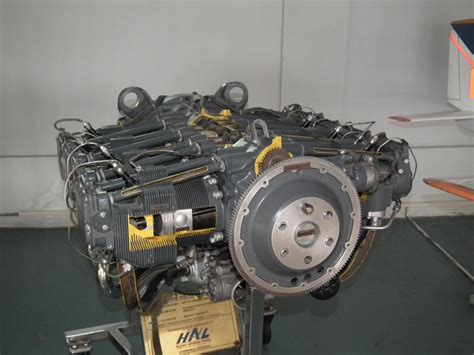 File:Lycoming aircraft piston engine displayed at HAL Museum 7938.JPG - Wikimedia Commons