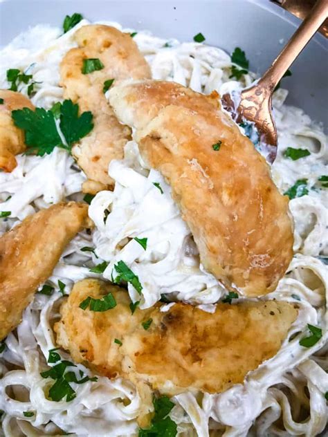 Copycat Olive Garden Chicken Alfredo - Three Olives Branch