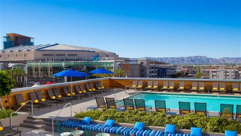 Hotel Near Phoenix Suns' Footprint Center | Kimpton Hotel Palomar Phoenix