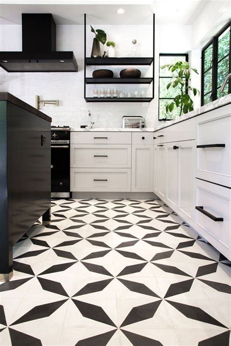 black and white floor tiles design - Bonita Esquivel