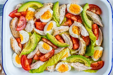 This Chicken Avocado + Egg Salad is ALL the Good Protein + Fat for ...