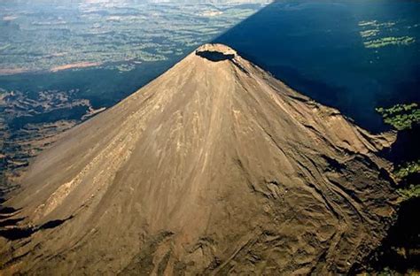 Izalco volcano: The lighthouse of the Pacific - El Salvador Tips