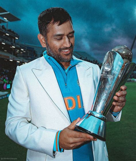 MS Dhoni With Champions Trophy 2013 | Ms dhoni photos, Champions trophy ...