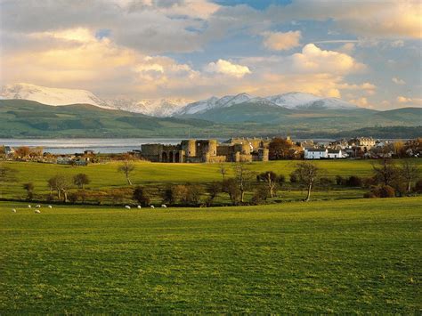 Beaumaris Castle (Cadw) | VisitWales