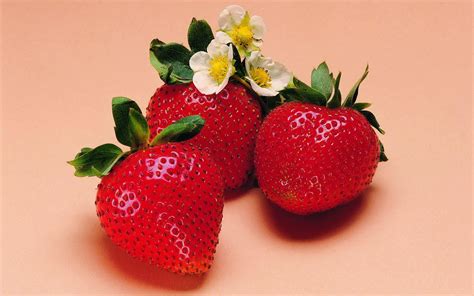 Delicious Strawberries HD Wallpaper