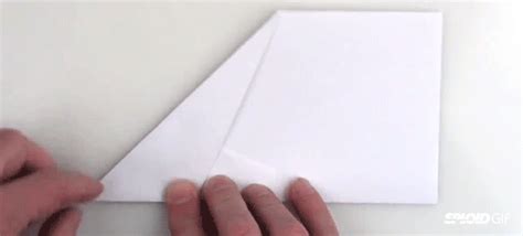 Every Single Trick to Make The Best Paper Plane in The World | Gizmodo UK