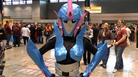 ARCEE! Transformers Cosplay at C2E2! - YouTube