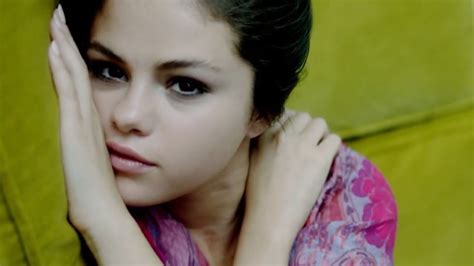 Selena Gomez estrena el videoclip de "Good for you" | Red17