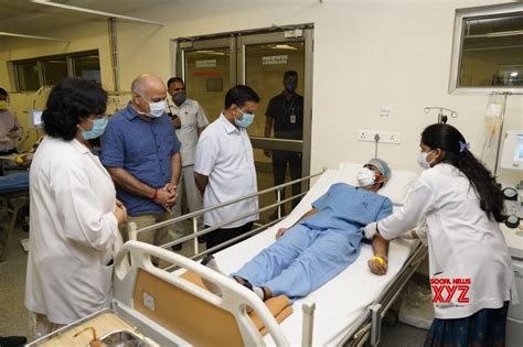 New Delhi: Arvind Kejriwal, Manish Sisodia visit India's first plasma ...