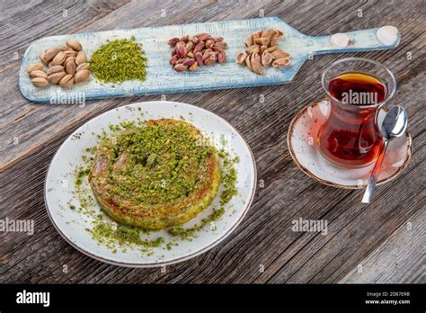 Katmer dessert traditional turkish dessert. Turkish name; Gul Katmeri Stock Photo - Alamy