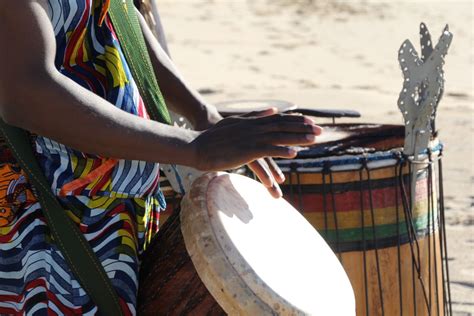 How to play djembe - the three sounds