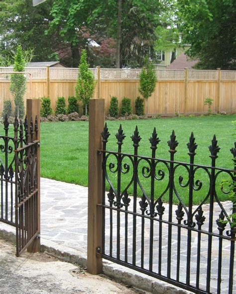 9 Interesting Fence Design Ideas To Make Your Home More Elegant | Fence design, Black garden ...