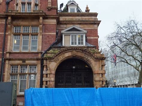 NEWHAM COUNCIL OFFICES, Non Civil Parish - 1190712 | Historic England