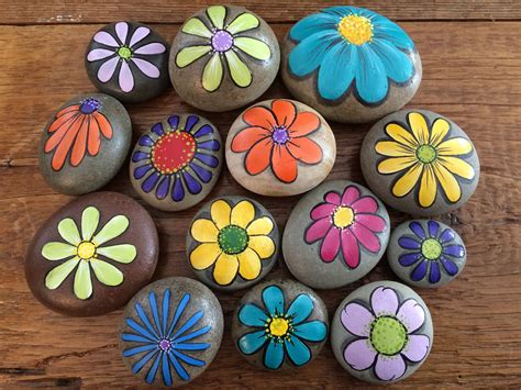 Hand Painted Flower Stones | Etsy Rock Painting Patterns, Rock Painting Ideas Easy, Rock ...