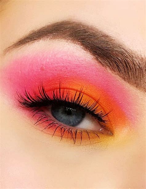 47 Simple And Colorful Eye Makeup ideas For Blue Eyes - Page 26 of 47 ...