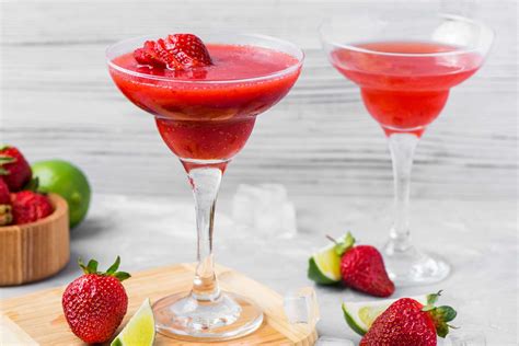 25 Popular Frozen Cocktails for Summer