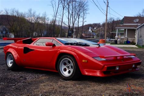 Lamborghini Countach 5000 Quatrovalvolle Replica