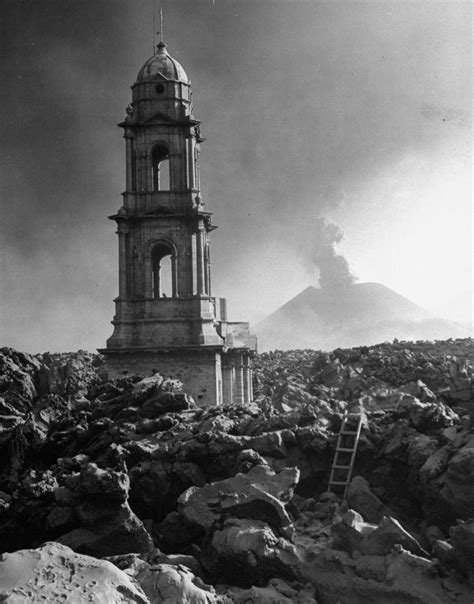 The eruption of Parícutin volcano on a farmer’s cornfield, 1943 - Rare Historical Photos