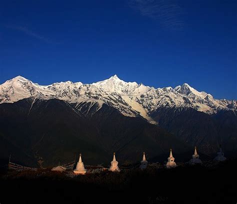 Meili Snow Mountain: Kawagebo, Mingyong Glacier, Weather & Hiking