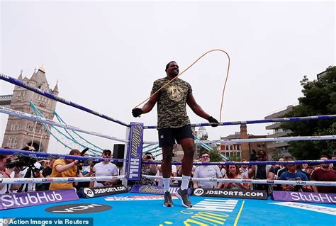 Dillian Whyte shows off his training regime during open workout in London | Daily Mail Online