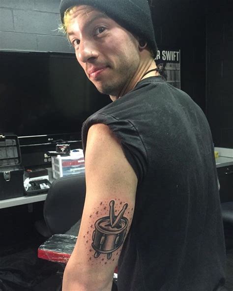 Oh my god, that is beautiful! Josh Dun's new tattoo :) | Josh | Pinterest | Josh dun, Twenty One ...