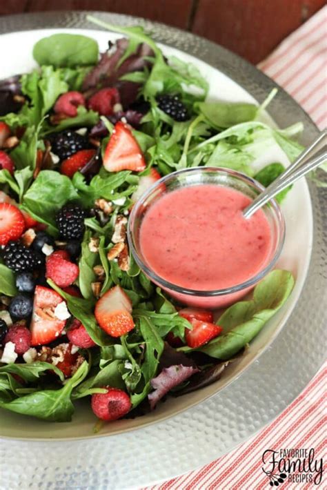 Nuts About Berries Salad: Zupas Copycat