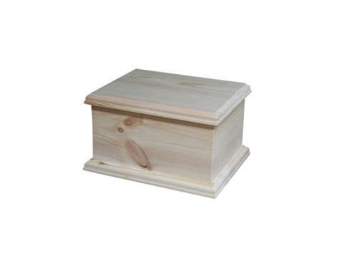 Solid Irish Pine Urn (4l) - Griffin Funerals