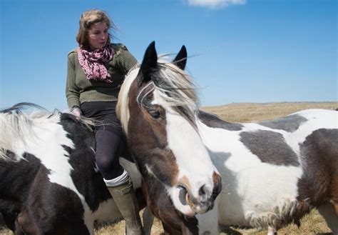 Yorkshire - Life for a Yorkshire shepherdess - CBS News