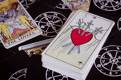 Tirada de cartas del tarot gratuito para el amor, la salud y el dinero #tarot #tarotgratis # ...