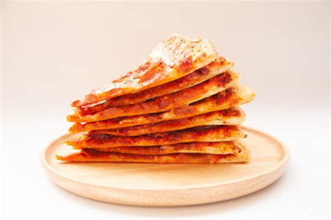 How to Layer a Pizza: A Step-by-Step Guide - Pizzaware