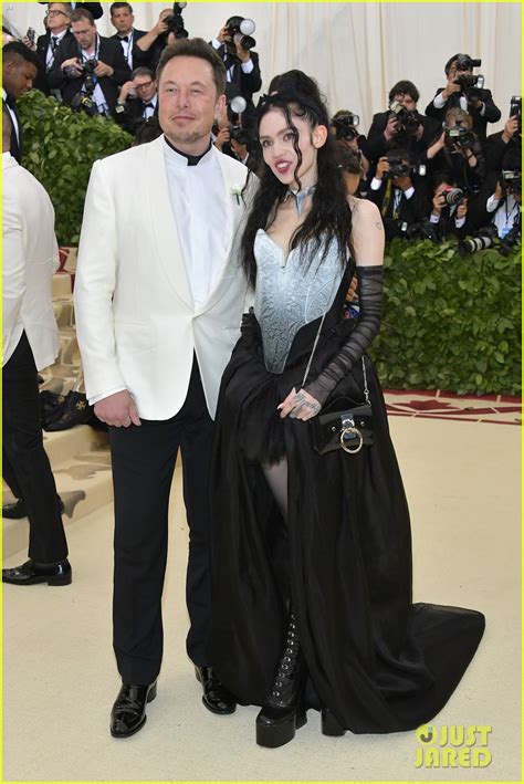 Elon Musk & Grimes Make Red Carpet Debut as a Couple at Met Gala 2018 ...