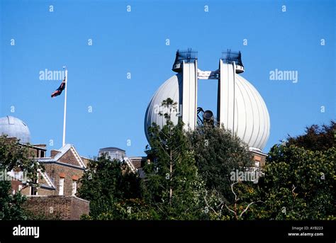 The Telescope at the Royal Greenwich Observatory on the line of 0 ...