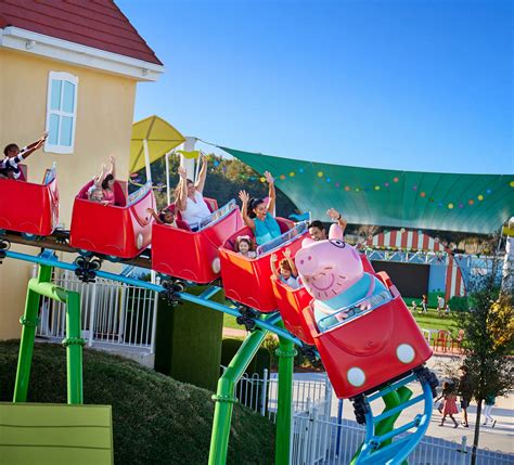 Daddy Pig’s Roller Coaster— Zamperla family coaster anchors new theme park « Amusement Today