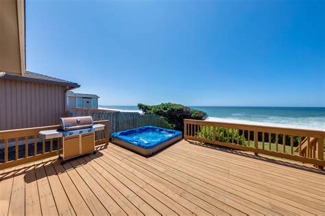 Oceanfront dog-friendly house w/ deck, private hot tub & stunning views! UPDATED 2019 ...