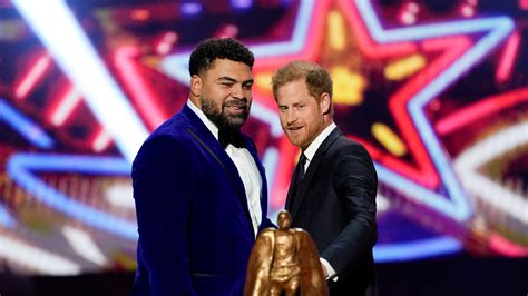 NFL Honors 2024 LIVE — Cameron Heyward's hilarious response as Prince Harry presents Walter ...