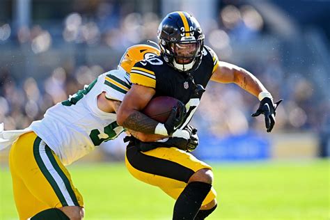 Packers’ comeback bid falls short as Steelers run to 23-19 victory - Acme Packing Company