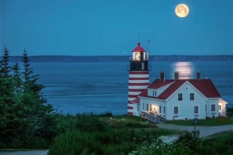 West Quoddy Head Lighthouse Lubec, Maine | East coast lighthouses, Lighthouse, Beautiful lights