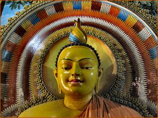 BUDDHIST STAUE. SRI LANKA. | A very colourful chap and very … | Flickr