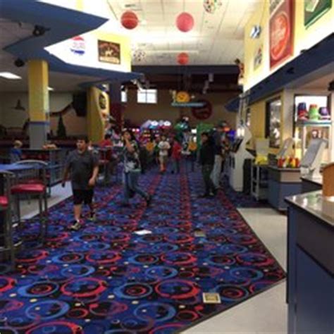 Sun Mountain Fun Center - 13 Photos & 26 Reviews - Bowling - 300 NE Bend River Mall Dr, Bend, OR ...